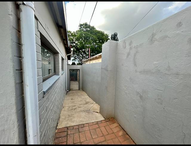 3 bed property to rent in KENSINGTON